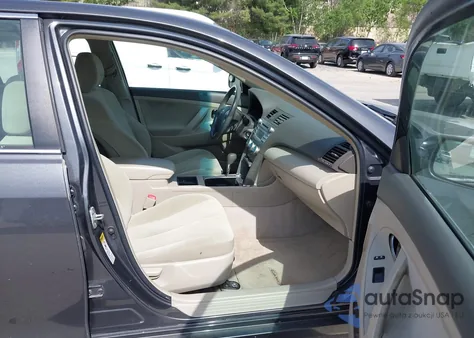 2009 Toyota Camry Le z USA, uszkodzony, nr VIN 4T1BE46K29U327818